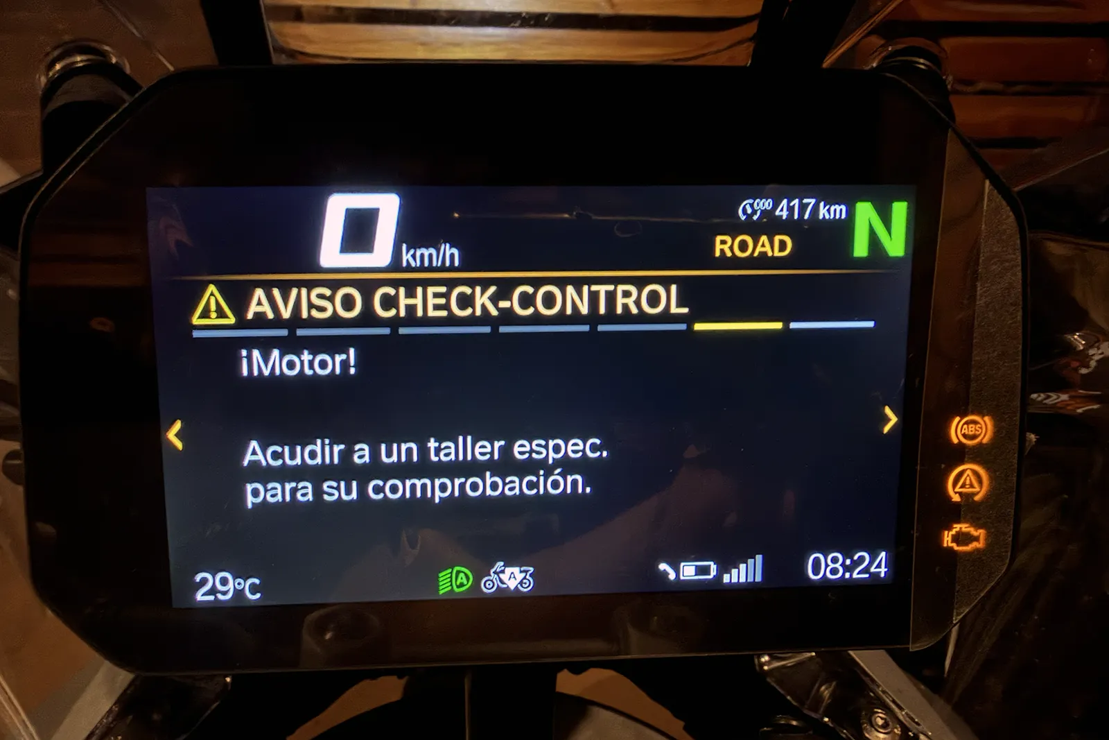 Check engine warning displayed on a BMW R 1300 GS ASA