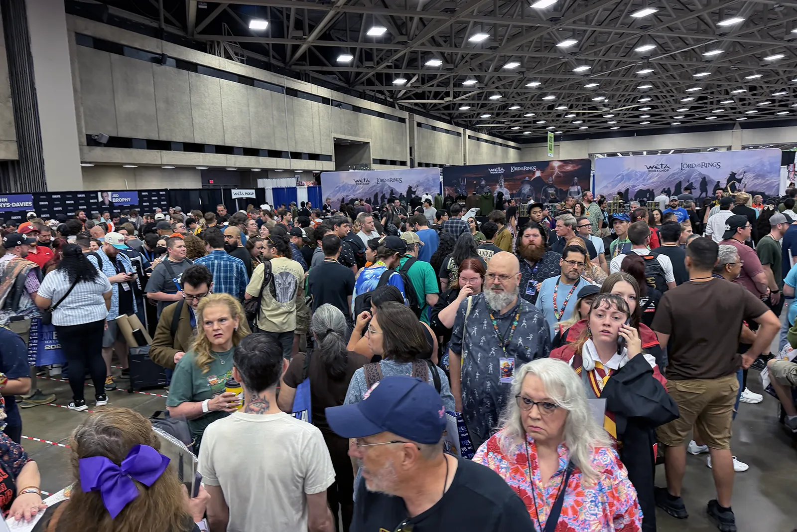 Crowd and autograph lines inside FAN EXPO Dallas